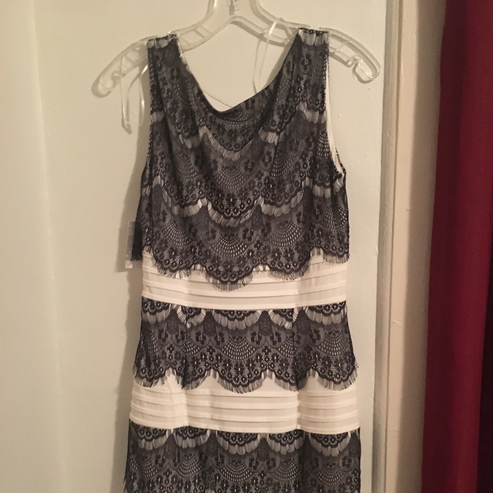 Dress - Picture 2 of 2